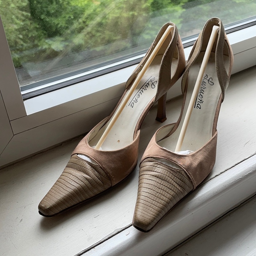 Beige satin and leather classy 2.5inch heel. Sz 38